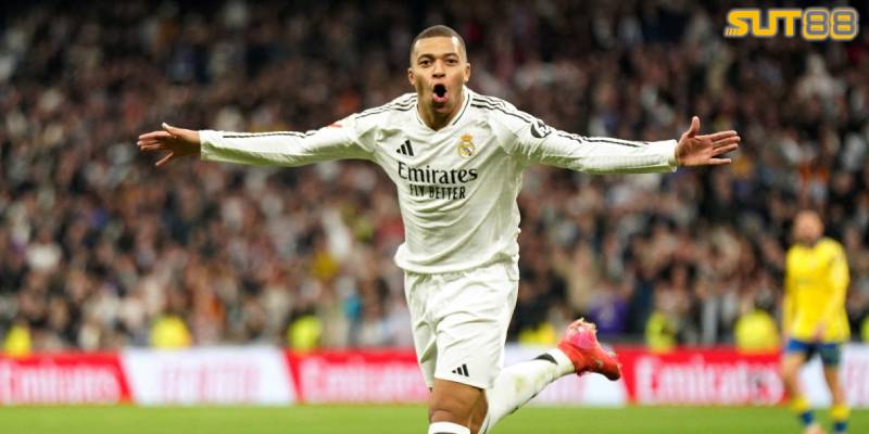 Nuno Mendes (25) thi đấu tuyệt hay ở CLB lẫn ĐTQG